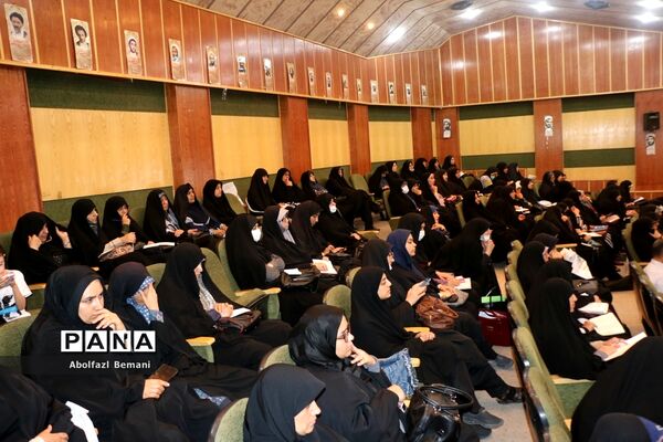 مراسم اختتامیه دوره تربیت معلم راوی در قم-2