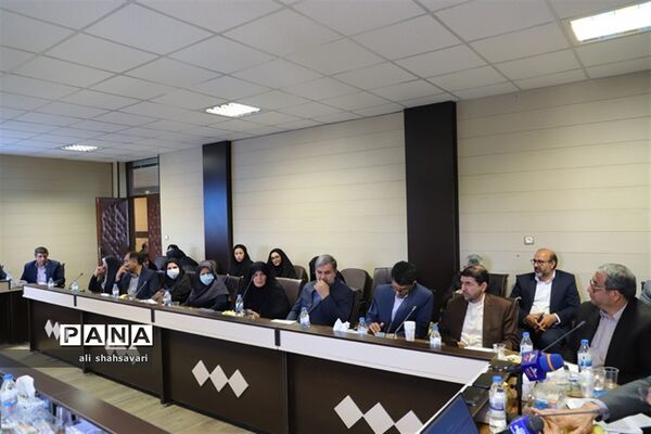 نشست شورای آموزش و پرورش با حضور استاندار کرمانشاه