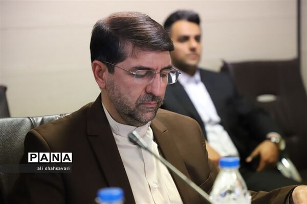 نشست شورای آموزش و پرورش با حضور استاندار کرمانشاه