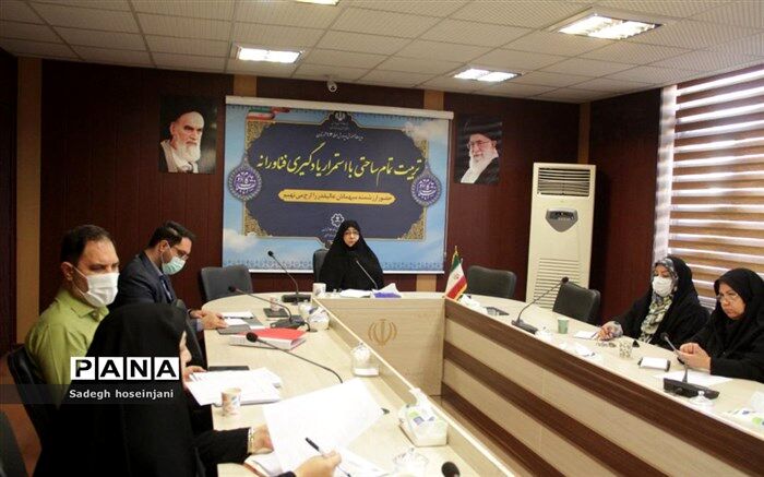 مدارس در فرایند ثبت‌نام، مجاز به اخذ هیچ‌گونه وجهی به استثنا بیمه حوادث و ثبت نام کتب درسی نیستند