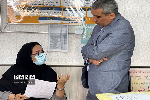 بازدید، نقد و بررسی اوراق امتحانی در مدارس ناحیه یک اهواز