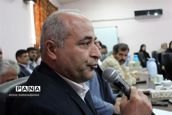 نشست مدیران مدارس شهرستان گلوگاه