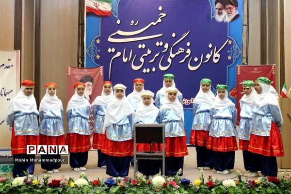 مراسم تجلیل از فعالان برنامه کنترل و کاهش آسیب‌های اجتماعی (طلاق) در تبریز