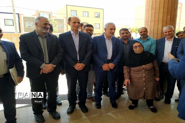 بهره‌برداری از مدرسه خیرساز با حضور وزیر آموزش و پرورش در شاهین‌شهر