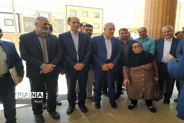 بهره‌برداری از مدرسه خیرساز با حضور وزیر آموزش و پرورش در شاهین‌شهر