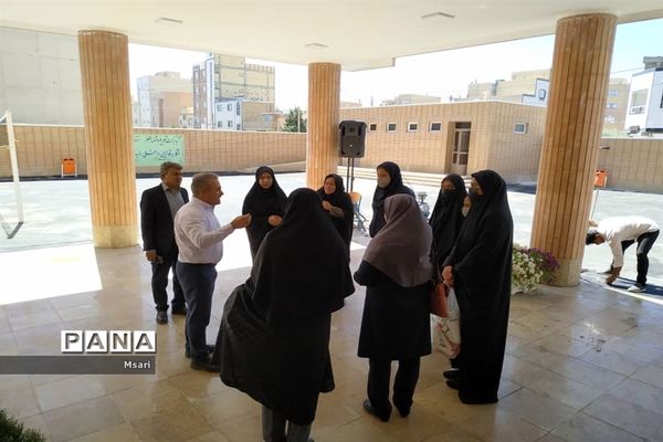 بهره‌برداری از مدرسه خیرساز با حضور وزیر آموزش و پرورش در شاهین‌شهر