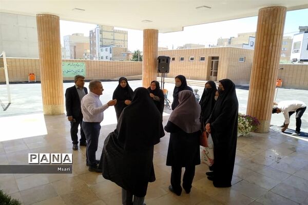 بهره‌برداری از مدرسه خیرساز با حضور وزیر آموزش و پرورش در شاهین‌شهر