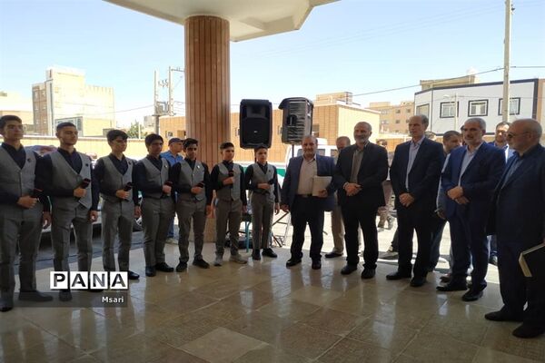 بهره‌برداری از مدرسه خیرساز با حضور وزیر آموزش و پرورش در شاهین‌شهر