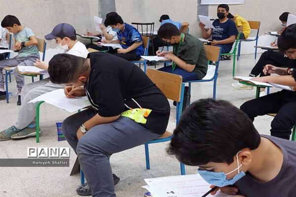 برگزاری آزمون مدارس استعدادهای درخشان در ناحیه یک شیراز