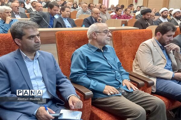 نشست استاندار خراسان رضوی  با فعالان فرهنگی و انقلابی، کاشمر
