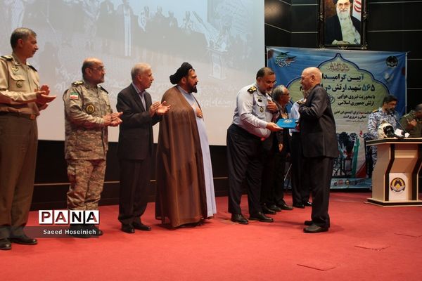 دومین یادواره ۵۶۵ شهید ارتش در قم-2