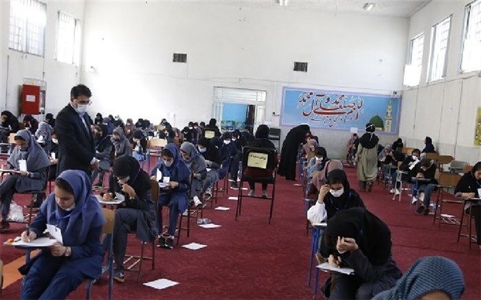 بازدید مدیرکل آموزش و پرورش چهارمحال و بختیاری از حوزه آزمون مدارس استعدادهای درخشان