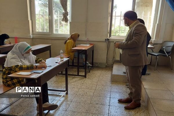حضور ۹۳۶ دانش‌آموز‌ منطقه ۱۳ در آزمون تیزهوشان ۱۴۰۱-۱۴۰۰
