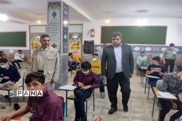 بازدید مدیرکل آموزش و پرورش قم از حوزه‌های امتحان ورودی تیزهوشان