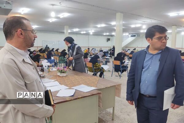 بازدید مدیرکل آموزش و پرورش قم از حوزه‌های امتحان ورودی تیزهوشان