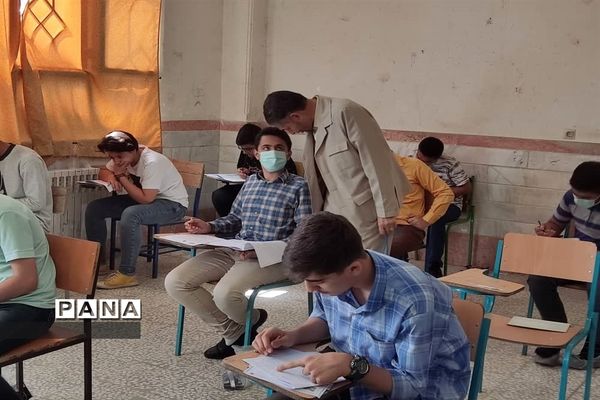 بازدید مدیرکل آموزش و پرورش قم از حوزه‌های امتحان ورودی تیزهوشان