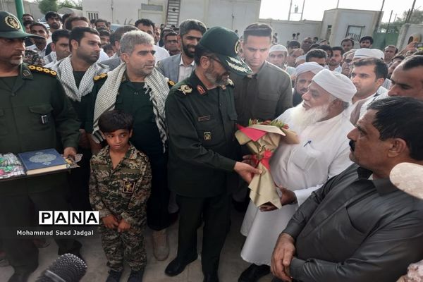 افتتاح نمایشگاه طرح اسوه پایگاه‌های بسیج در پلان