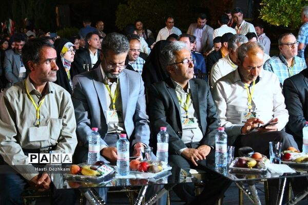 اجرای اختتامیه دومین جشنواره فرهنگی هنری معلمان هنرمند سراسر کشور