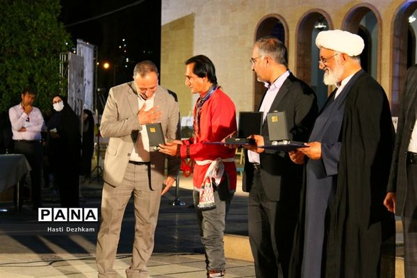 اجرای اختتامیه دومین جشنواره فرهنگی هنری معلمان هنرمند سراسر کشور