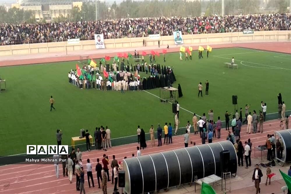 اجرای همگانی سرود سلام فرمانده در زاهدان