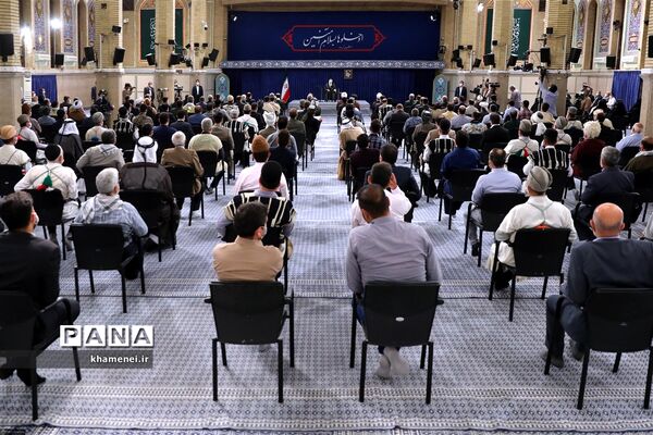 دیدار دست‌اندرکاران کنگره ملی شهدای عشایر با مقام معظم رهبری