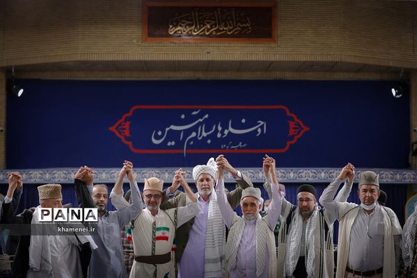 دیدار دست‌اندرکاران کنگره ملی شهدای عشایر با مقام معظم رهبری