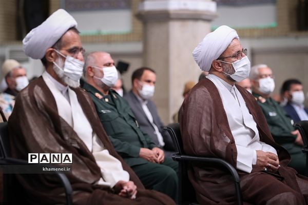 دیدار دست‌اندرکاران کنگره ملی شهدای عشایر با مقام معظم رهبری