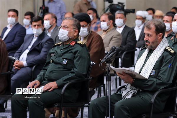 دیدار دست‌اندرکاران کنگره ملی شهدای عشایر با مقام معظم رهبری