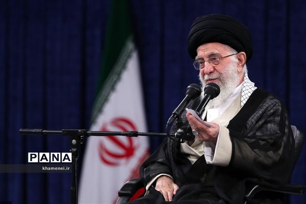 دیدار دست‌اندرکاران کنگره ملی شهدای عشایر با مقام معظم رهبری