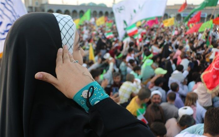 اجتماع هزاران نفری سرود «سلام فرمانده» در مسجد مقدس جمکران