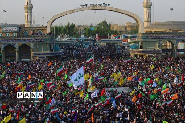 اجتماع هزاران نفری سرود سلام فرمانده در مسجد جمکران -2