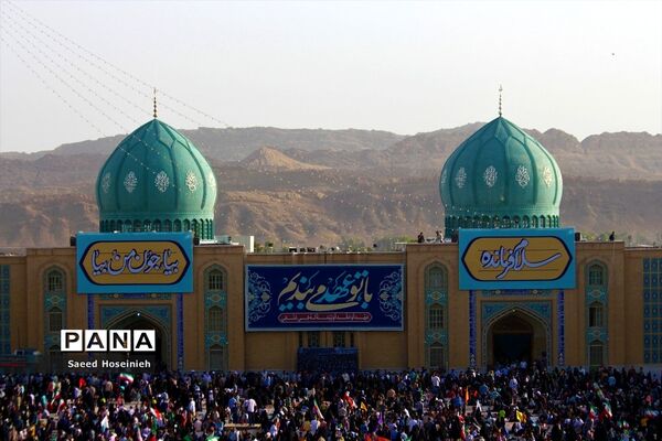اجتماع هزاران نفری سرود سلام فرمانده در مسجد جمکران -2