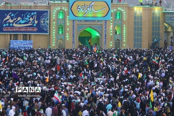 اجتماع هزاران نفری سرود سلام فرمانده در مسجد جمکران -2
