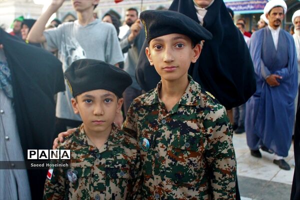 اجتماع هزاران نفری سرود سلام فرمانده در مسجد جمکران -2