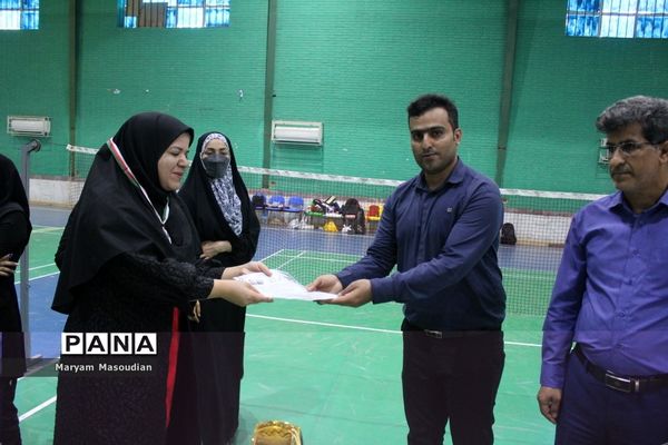 جشنواره فرهنگی ورزشی فرهنگیان استان بوشهر رشته ورزش بدمینتون  بانوان