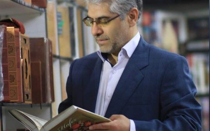هنر را یک واسطه تربیتی می‌دانیم