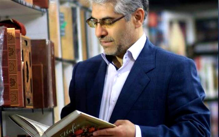هنر را یک واسطه تربیتی می‌دانیم