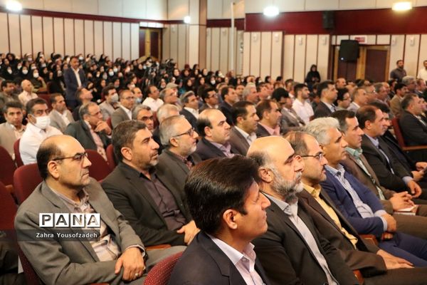 دیدار وزیر آموزش و پرورش با جمعی از معلمان و مدیران آموزش و پرورش استان فارس