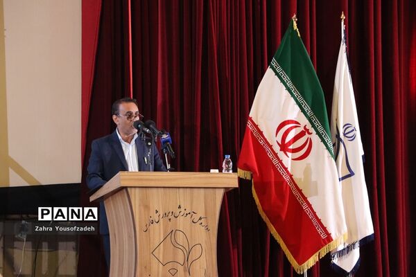 دیدار وزیر آموزش و پرورش با جمعی از معلمان و مدیران آموزش و پرورش استان فارس