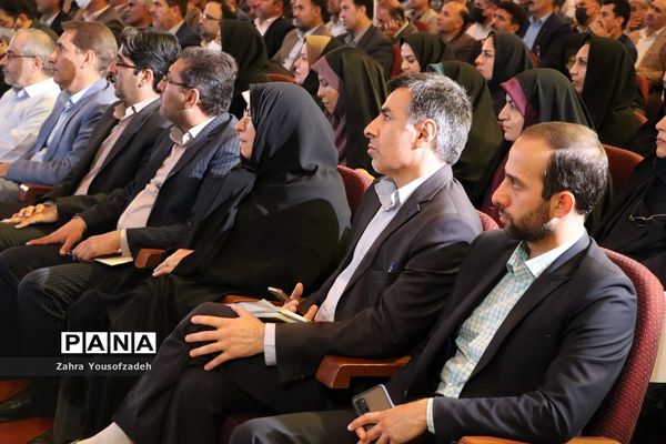 دیدار وزیر آموزش و پرورش با جمعی از معلمان و مدیران آموزش و پرورش استان فارس