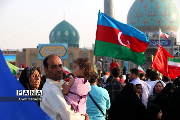 جلوه های ویژه از اجرای سرود سلام فرمانده در مسجد جمکران-5