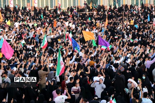 همخوانی سرود سلام فرمانده در مسجد مقدس جمکران-3