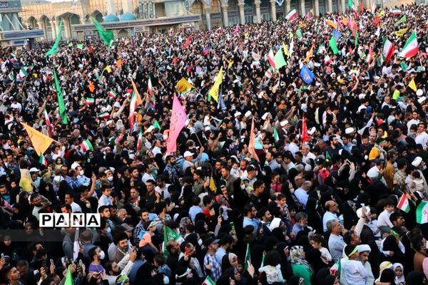 همخوانی سرود سلام فرمانده در مسجد مقدس جمکران-3