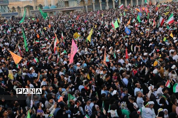 همخوانی سرود سلام فرمانده در مسجد مقدس جمکران-3