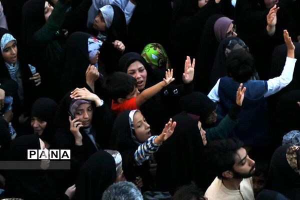 همخوانی سرود سلام فرمانده در مسجد مقدس جمکران-3