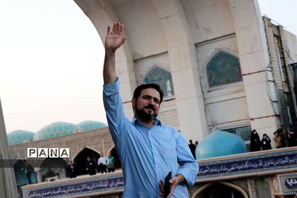 همخوانی سرود سلام فرمانده در مسجد مقدس جمکران-3