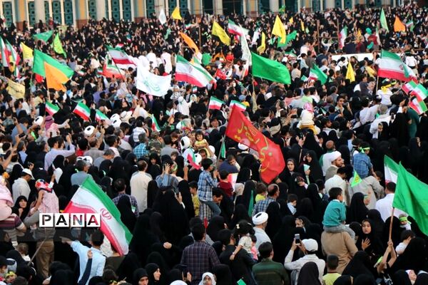 همخوانی سرود سلام فرمانده در مسجد مقدس جمکران-3
