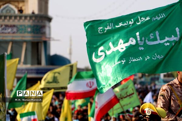 همخوانی سرود سلام فرمانده در مسجد مقدس جمکران-4