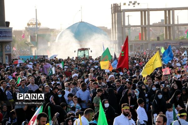 همخوانی سرود سلام فرمانده در مسجد مقدس جمکران-4