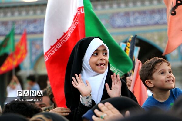همخوانی سرود سلام فرمانده در مسجد مقدس جمکران-4
